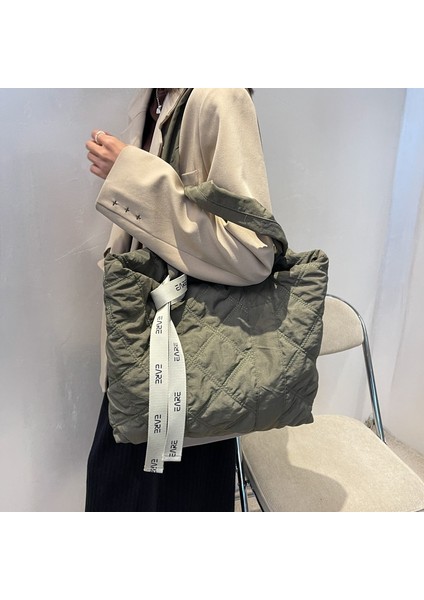 Zeytin Tarzı 44CMX34CMX10CM Naylon Kapitone Shpper Çanta Yastıklı Kısa Saplı Kılıf Lüks Büyük Kadın Çanta Lady Yumuşak Sıcak Omuz Çantaları Çanta (Yurt Dışından) modelleri