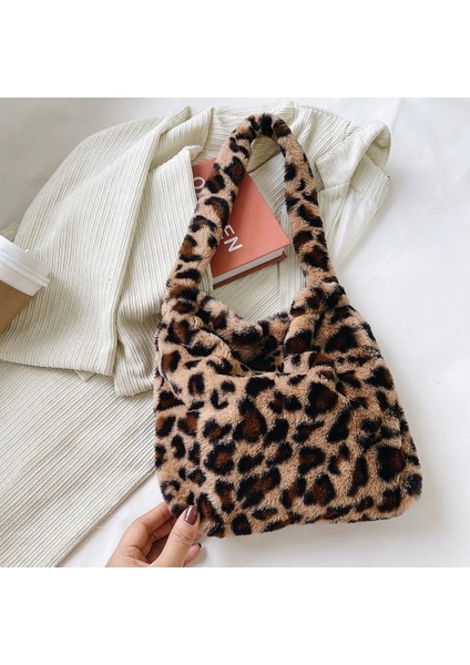 Leopar Baskı Stili 30X25X6CM 2021 Kış Aşk Kalp Baskı Çantaları Kadınlar Için Yumuşak Peluş Leopar Baskı Çantaları Kadın Büyük Kapasiteli Bez Çantalar Sıcak Kabarık Seyahat Çantası (Yurt Dışından)