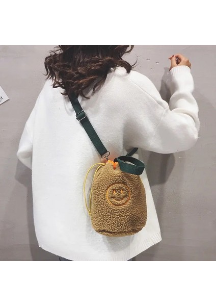 Siyah Stil Işlemeli Gülen Küçük Omuz Çantaları Kadınlar Için Yumuşak Peluş Öğrenci Kızlar Gülümseme Kova Crossbody Çanta Kuzu Yünü Çanta Çanta (Yurt Dışından) fiyatları