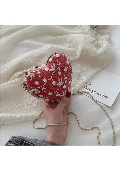 Küçük Kırmızı Stil Yeni Sevimli Aşk Crossbody Dantel Nakış Kalp Şekli Omuz Çantası Lover Zincir Kadın Çanta Çok Yönlü Komik Çanta Bolsa Feminina (Yurt Dışından)