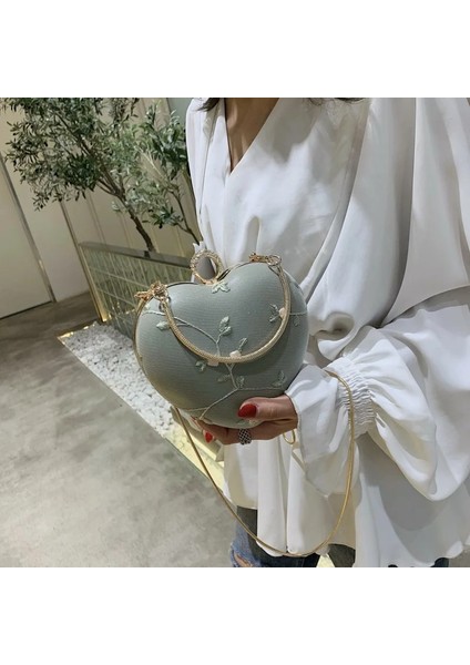 Küçük Kırmızı Stil Yeni Sevimli Aşk Crossbody Dantel Nakış Kalp Şekli Omuz Çantası Lover Zincir Kadın Çanta Çok Yönlü Komik Çanta Bolsa Feminina (Yurt Dışından) fırsatları