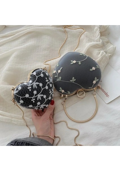 Küçük Kırmızı Stil Yeni Sevimli Aşk Crossbody Dantel Nakış Kalp Şekli Omuz Çantası Lover Zincir Kadın Çanta Çok Yönlü Komik Çanta Bolsa Feminina (Yurt Dışından) indirimleri