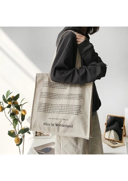 Bej Alice Stili Kadın Kanvas Omuz Çantası Peri Masalları Baskı Günlük Alışveriş Çantaları Öğrencileri Kitaplar Çanta Kızlar Için Kalın Pamuklu Bez Çanta Tote (Yurt Dışından) fiyatları