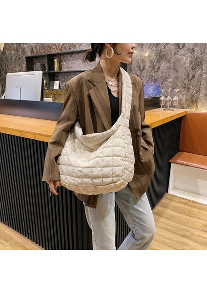 31X26X10CM Deve Stili 2021 Kafes Desen Omuz Çantası Uzay Pamuk Çanta Kadın Büyük Kapasiteli Bez Çantalar Tüy Yastıklı Bayanlar Kapitone Alışveriş Çantası (Yurt Dışından) fiyatları