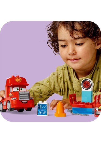 Duplo® | Disney ve Pixar Arabalar Mack Yarışta 10417 - 2 Yaş ve Üzeri Çocuklar Için Eğitici Oyuncak Yapım Seti (14 Parça)