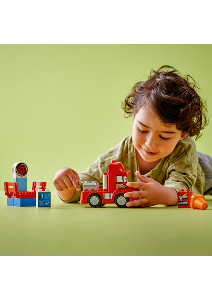 Duplo® | Disney ve Pixar Arabalar Mack Yarışta 10417 - 2 Yaş ve Üzeri Çocuklar Için Eğitici Oyuncak Yapım Seti (14 Parça)