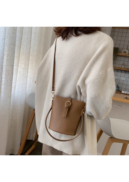 Vahşi Tek Omuz Çantasının Kore Versiyonu Basit Büyük Kapasiteli Çapraz Çanta Kova Çantası (Haki) (Yurt Dışından) indirimleri