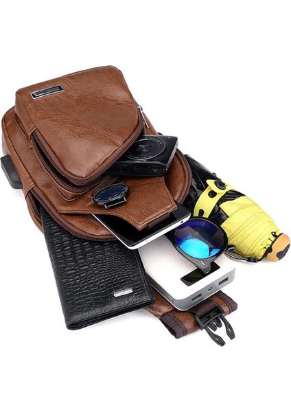 5x Mini USB Arayüzü Bol Alan Erkek Rahat Çanta Moda Açık Tek Kollu Çanta Seyahat Günü Paketi Pu Deri Crossbody Çanta (Yurt Dışından)