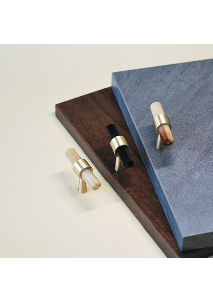 2021 Yeni Pirinç Boynuz Kolu Yüksek Dereceli Bakır Doğal Boynuz Siyah Kapı Kolları Tek Delikli Dolap Çekmece Dolap Topuzu (Yurt Dışından)