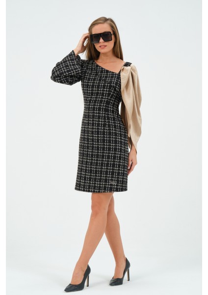 Aller Yakalı Asimetrik Elbise