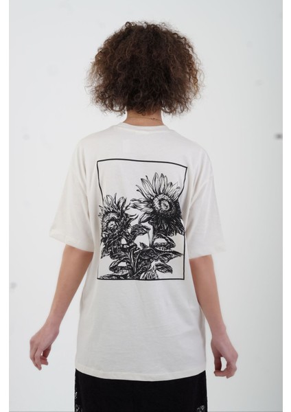 Krem Arkası Çiçek Baskılı Oversize Tshirt modelleri