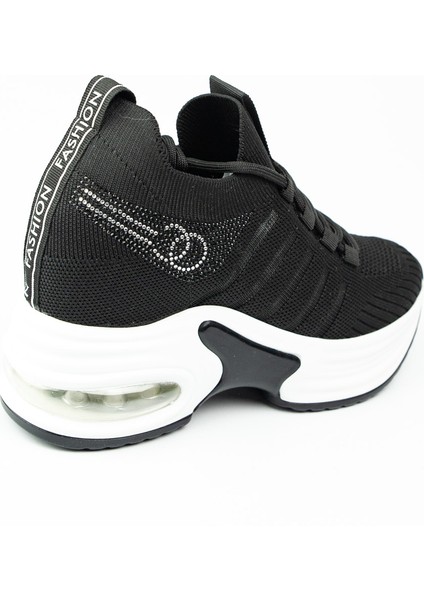 300 - 14 Siyah Kadın Sneaker fırsatları