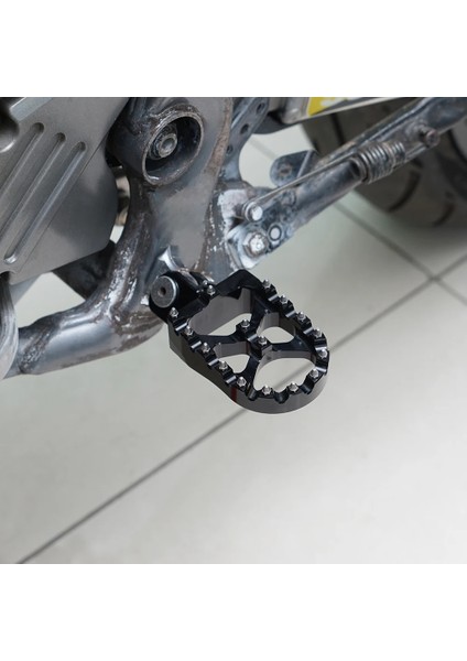 Siyah Stil Nıce C Motosiklet Geniş Ayak Pegs Footrest Footpegs Dayanan Pedallar Suzuki DRZ400S DRZ400SM Drz M Alüminyum (Yurt Dışından)