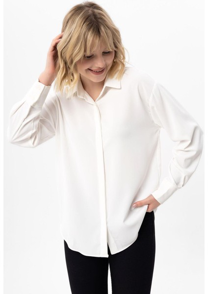 Kadın Gizli Düğmeli Uzun Kol Gömlek