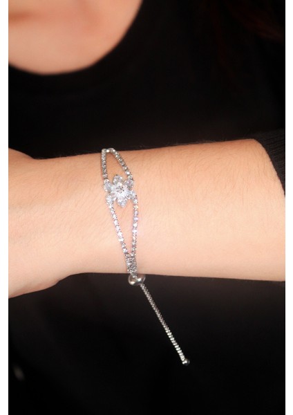 Swarovski Taşlı Asansörlü Ücgen Bileklik
