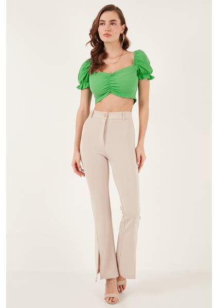 Slim Fit Büzgü Detaylı Kalp Yaka Crop Bluz Kadın Bluz 5865601 fırsatları