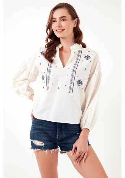 Pamuklu Regular Fit Nakış Işlemeli Bluz Kadın Bluz 611BZ0284