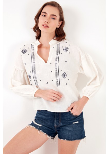 Pamuklu Regular Fit Nakış Işlemeli Bluz Kadın Bluz 611BZ0284