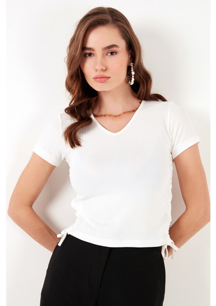 Slim Fit V Yaka Yanları Büzülebilir Bluz Kadın Bluz 5864011 fırsatları