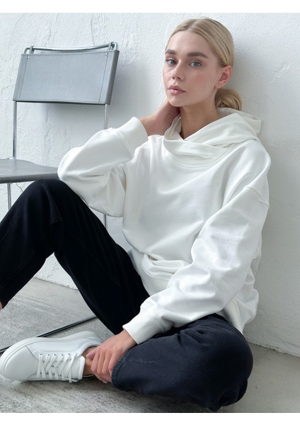 Kapüşonlu Oversize Sweatshirt
