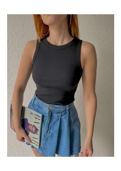 Kadın Halter Yaka Kolsuz Örme Fitilli Crop Bluz