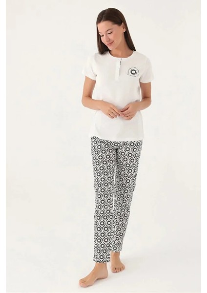 Yumuşak Dokulu Kısa Kol Kadın Pijama Takım 8785