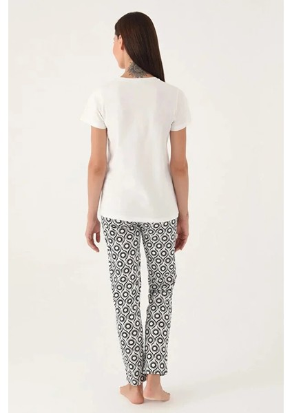 Yumuşak Dokulu Kısa Kol Kadın Pijama Takım 8785