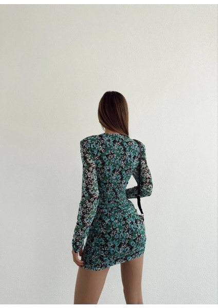V Yaka Mini Büzgü Detaylı Çiçekli Elbise-Yeşil modelleri