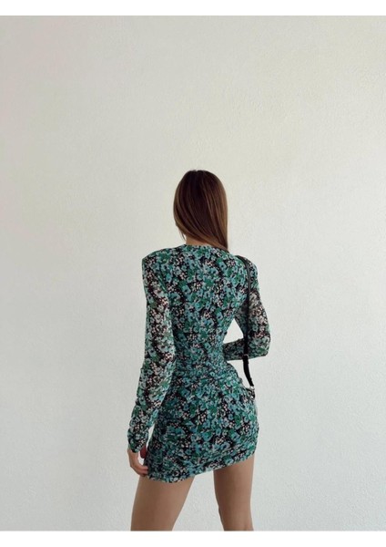 V Yaka Mini Büzgü Detaylı Çiçekli Elbise-Yeşil indirimleri