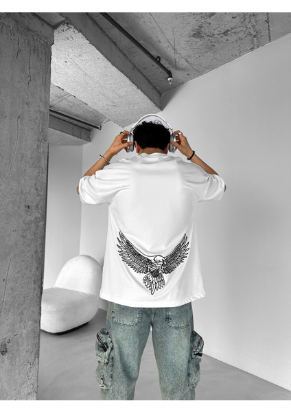 Oversize Yuvarlak Yaka Nakışlı T-Shirt Beyaz modelleri