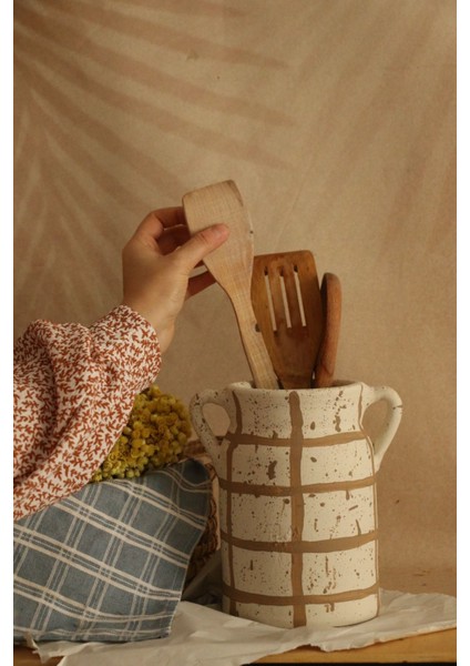 Tamamen El Yapımı Büyük Boy Papatya Desenli Kulplu Kaşıklık