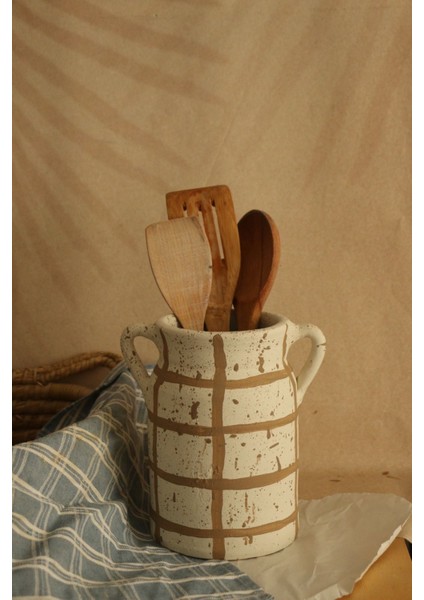 Tamamen El Yapımı Büyük Boy Papatya Desenli Kulplu Kaşıklık modelleri