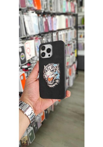 Kristal Teknoloji iPhone 14 Wild Tiger Serisi Nakış Işlemeli Detaylı 3D Kılıf