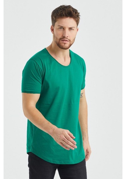 Erkek Kırmızı Oval Etek Geniş Yaka %100 Pamuk Kısa Kollu T-Shirt