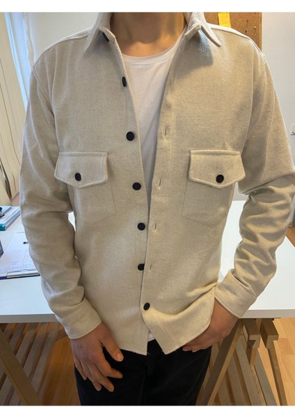 Kırık Beyaz Erkek Slim Fit Düğmeli Yaka Çift Cepli Düz Oduncu Gömlek fiyatları