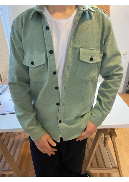 Kırık Beyaz Erkek Slim Fit Düğmeli Yaka Çift Cepli Düz Oduncu Gömlek fiyatları