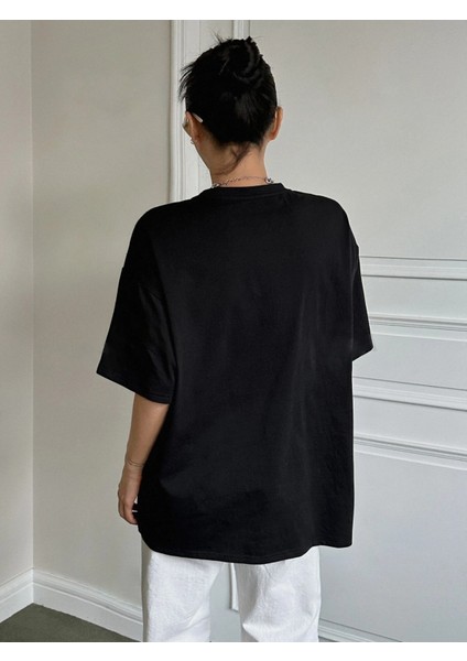 Kadın Siyah Impossible Star Baskılı Oversize Tişört fiyatları