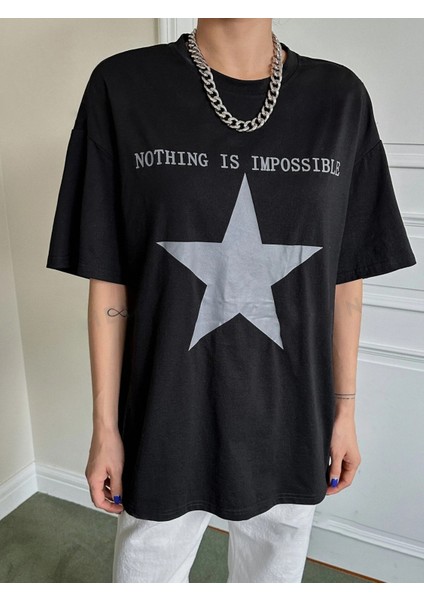 Kadın Siyah Impossible Star Baskılı Oversize Tişört modelleri