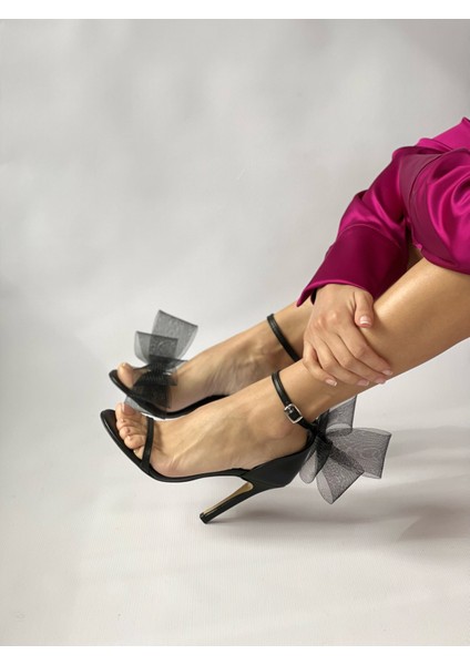 Kadın Deri Fiyonk Detaylı 10CM Topuklu Ayakkabı fırsatları