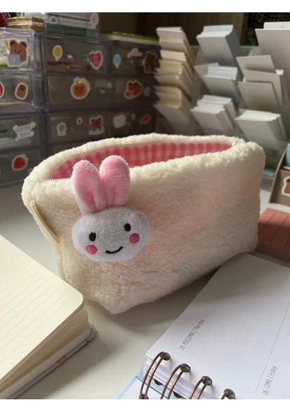 Pembe Tavşan Peluş Yıkanabilir Fermuarlı Pötikare Astarlı Bez Kalemlik Kalem Kutusu Makyaj Çantası