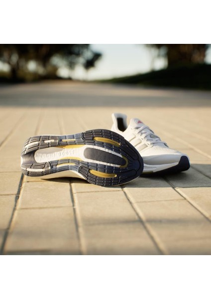 Ultraboost Light Kadın Koşu Ayakkabısı modelleri