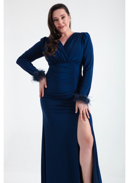 Kadın Lacivert Kruvaze Yakalı Kolları Tüylü Yırtmaçlı Büyük Beden Abiye modelleri