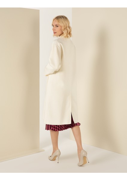 Kadın Krem Oversize Kaşe Kaban 50260558-VR071 indirimleri