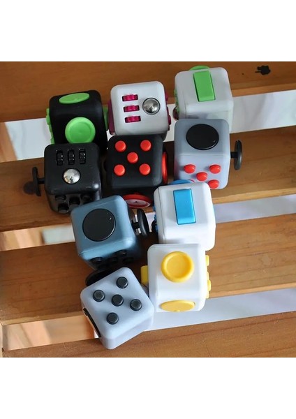 Sarı Stil Fidgetes Küpü Anksiyete Stres Giderici Dikkat Dekompresyon Plastik Odak Fidget Oyun Zar Oyuncak Çocuklar Için Hediye (Yurt Dışından)