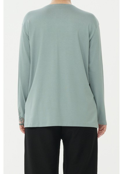 Yaka ve Kol Ucu Tül Detaylı Taş Işlemeli Su Yeşili Anne Penye Bluz modelleri