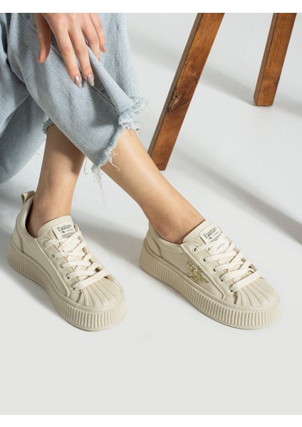 Star Krem Yıldız Detay Kadın Sneakers modelleri