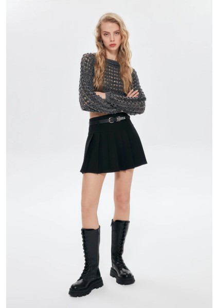 Kemer Detaylı Pileli Mini Şort Etek Siyah