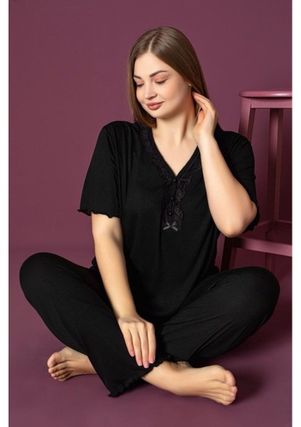 Kadın Büyük Beden Lacivert Kısa Kollu V Yaka ve Dantelli Bambu Pijama Takımı Merimu