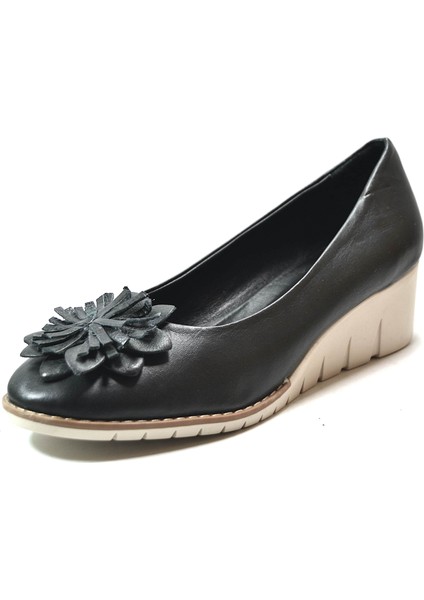 6519 Deri Siyah Çiçekli Dolgu Topuklu Kadın Ayakkabı
