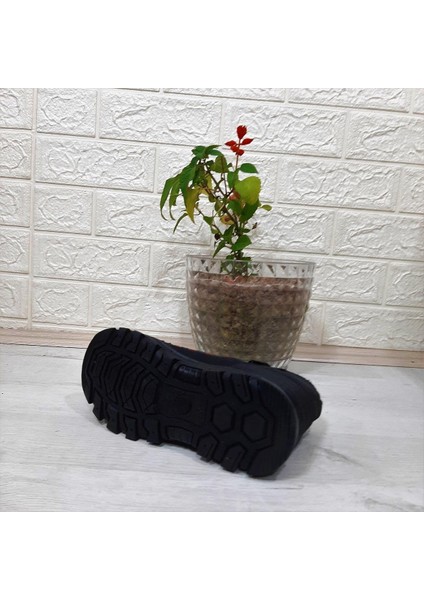 542 Siyah-Kırmızı Kürklü Fermuarlı Cırtlı Erkek Çocuk Bot indirimleri